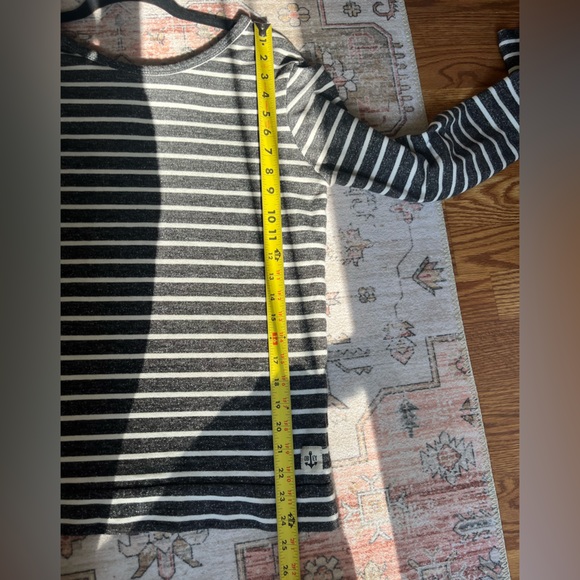 OBEY Pullover Sweatshirt Black and White Stripes Closet Staple Basic - Picture 4 of 7